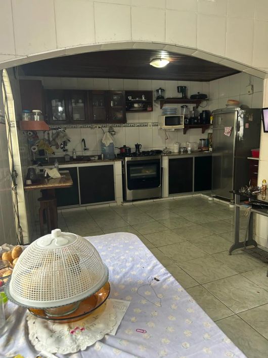 Vendo excelente casa a 100m da Augusto Montenegro, Frente Preço baixo