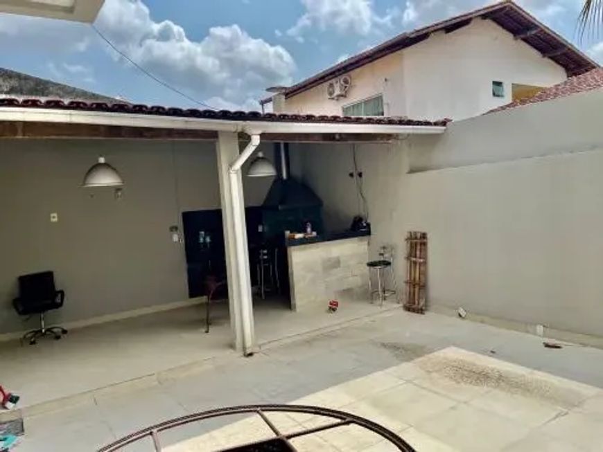 ótima casa de 4 suítes em condomínio fechado Jardim Espanha