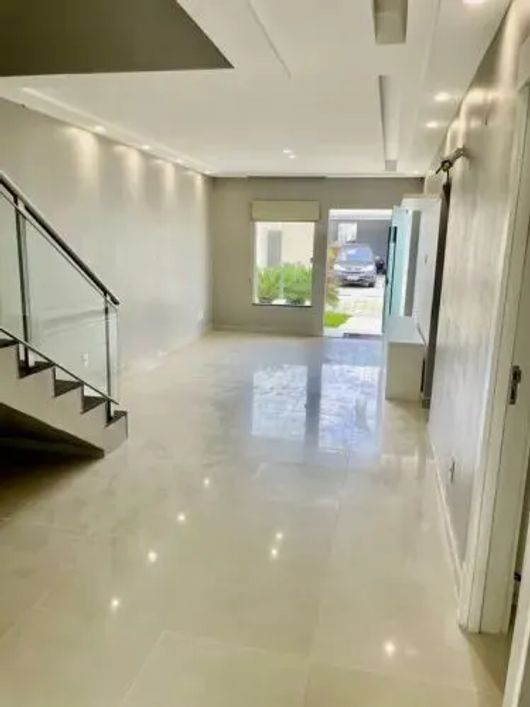 ótima casa de 4 suítes em condomínio fechado Jardim Espanha