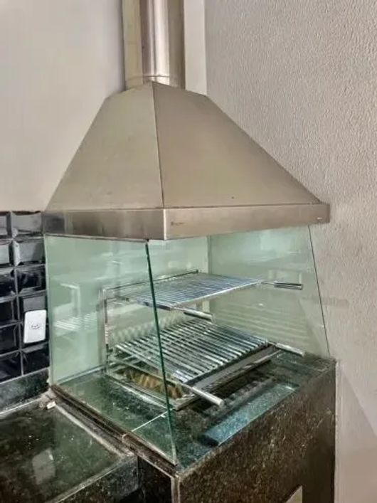 ótima casa de 4 suítes em condomínio fechado Jardim Espanha