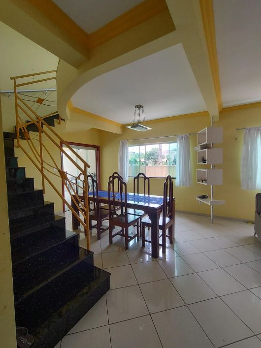 CIDADE JARDIM - CASA DUPLEX 3 SUÍTES