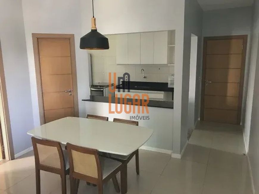 Um Lugar Imóveis vende um excelente apartamento no Edifício Sonata Residence, localizado na Rua João