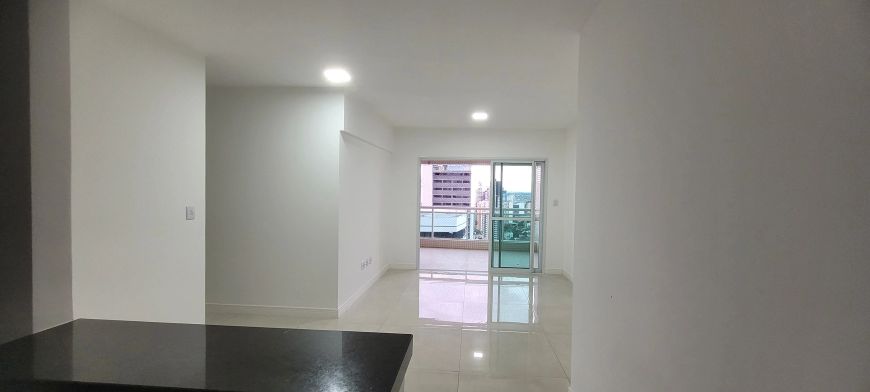 vende se apt no Ed. Real Liberty no Bairro do Umarizal.