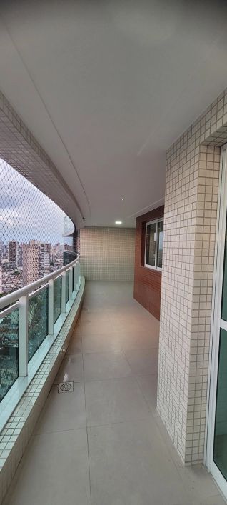 vende se apt no Ed. Real Liberty no Bairro do Umarizal.