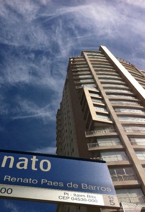 Apartamento para venda possui 185 metros quadrados com 3 quartos em Itaim Bibi - São Paulo - SP