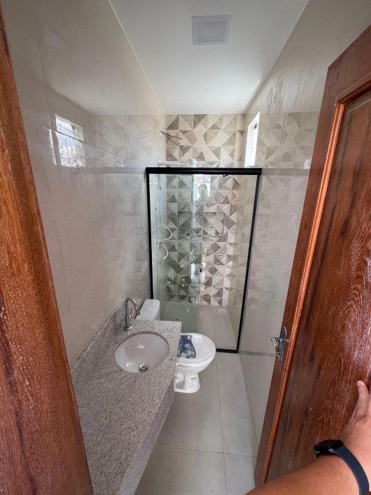 CASA NO JARDIM DAS MANGUEIRAS DE 160 METROS, 3 SUÍTES E 4 BANHEIROS