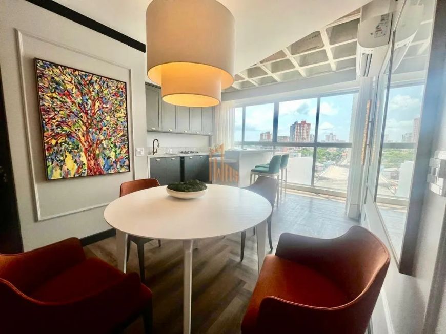 Apartamento na Batista Campos com 3 dormitórios, 1 suíte, 3 banheiros e 2 vagas.