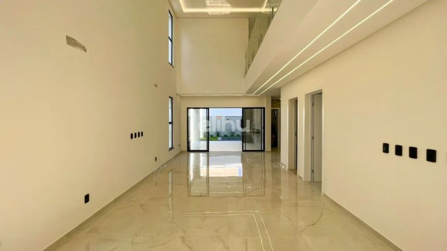 Casa Duplex com 212m² e 4 Suítes à venda no condomínio Jardins do Lago Eusébio