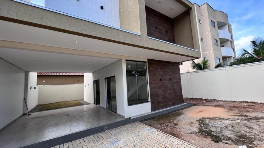 Vendo sobrado novo 3/4 na 906 sul (