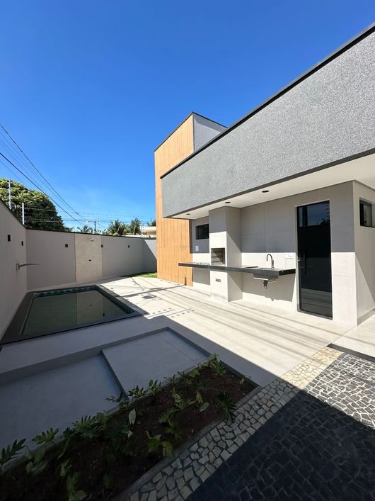 VENDO CASA NOVA 3 SUÍTES PROX. A LOJA HAVAN
