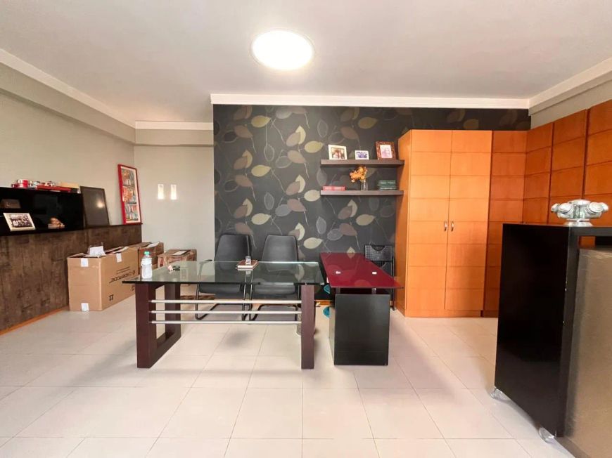Metropolitan Tower - Sala Comercial - 1 banheiro - Cremação - Venda