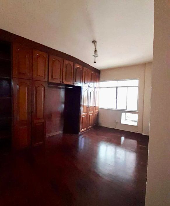 JN VENDO APARTAMENTO NO ED CHOPIN EM ÓTIMA LOCALIZAÇÃO, TRÊS QUARTOS SENDO UMA SUÍTE 197m2
