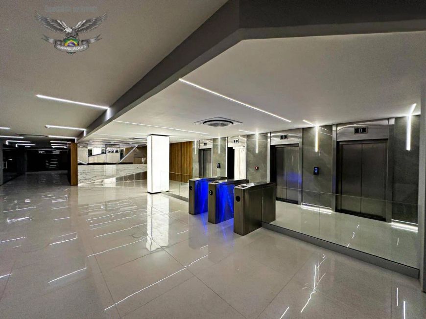 SALA COMERCIAL NO ED. PORTO QUALITY HOSPITAL E OFFICE CENTER! ????