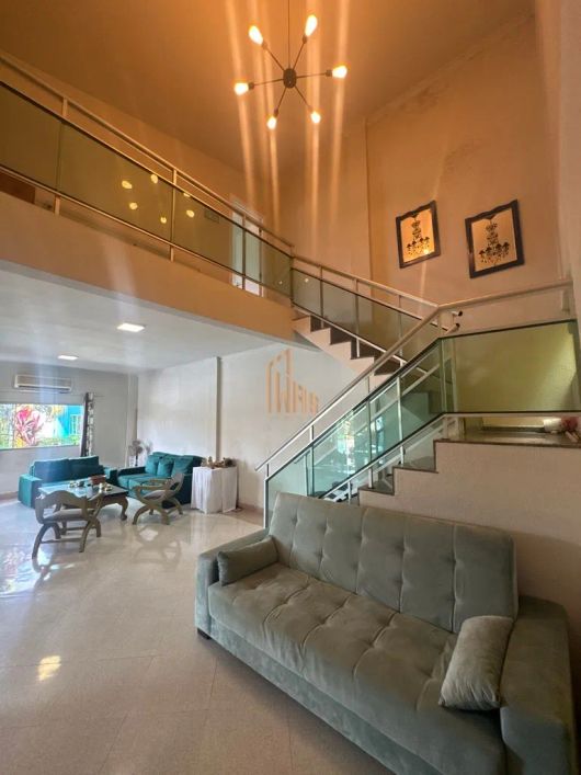 Casa no Condomínio Alto de Pinheiros - 230m², 3 Suítes, 3 vagas e semimobiliada