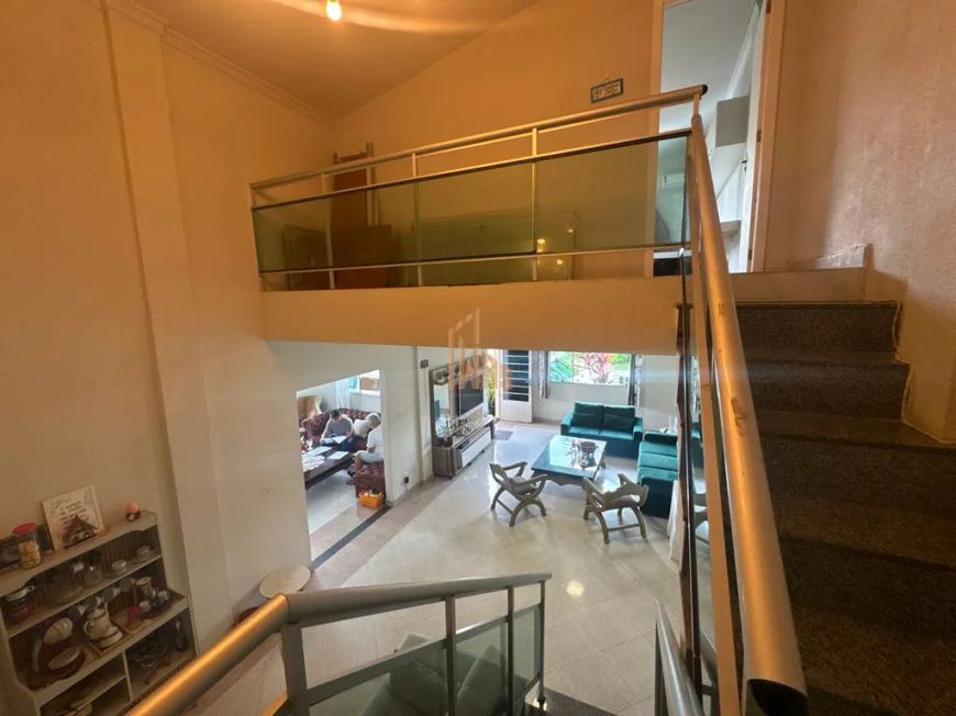Casa no Condomínio Alto de Pinheiros - 230m², 3 Suítes, 3 vagas e semimobiliada