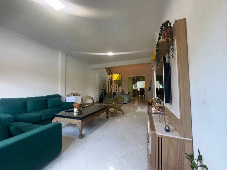 Casa no Condomínio Alto de Pinheiros - 230m², 3 Suítes, 3 vagas e semimobiliada