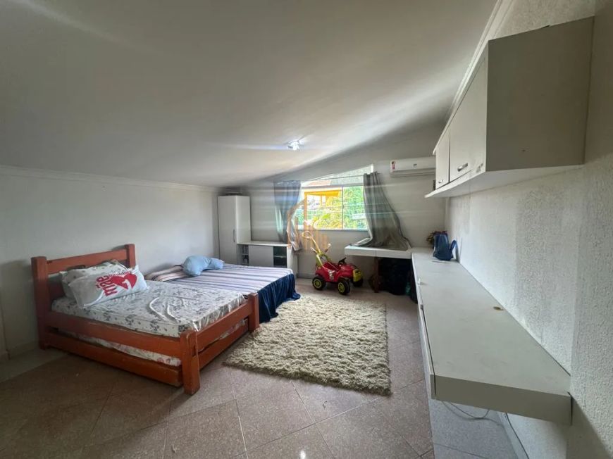 Casa no Condomínio Alto de Pinheiros - 230m², 3 Suítes, 3 vagas e semimobiliada