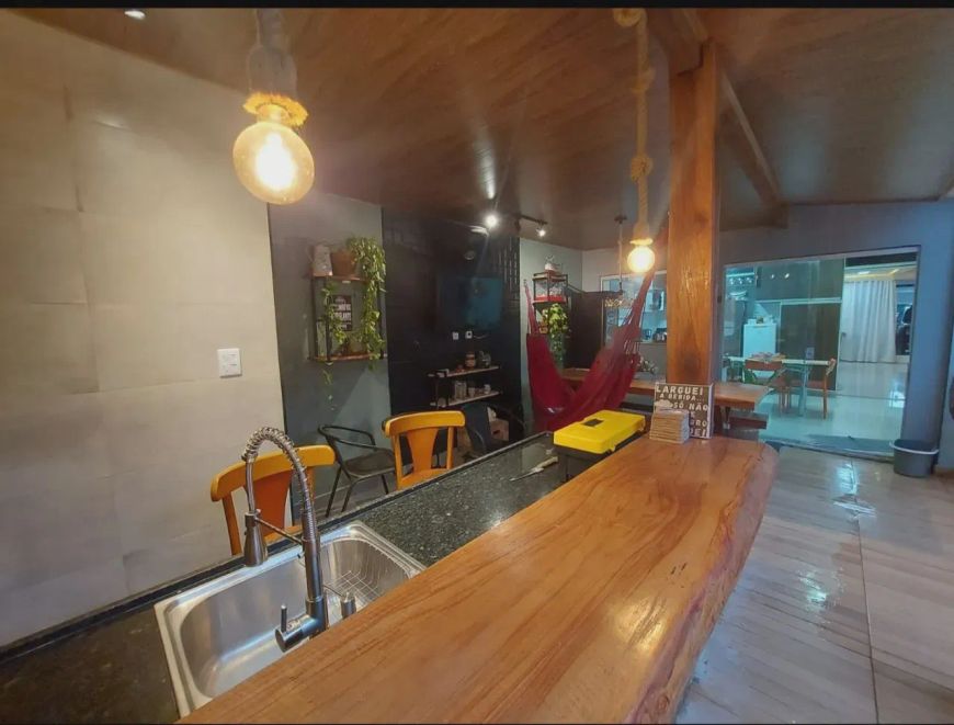 Casa em condominio jardim Espanha com piscina