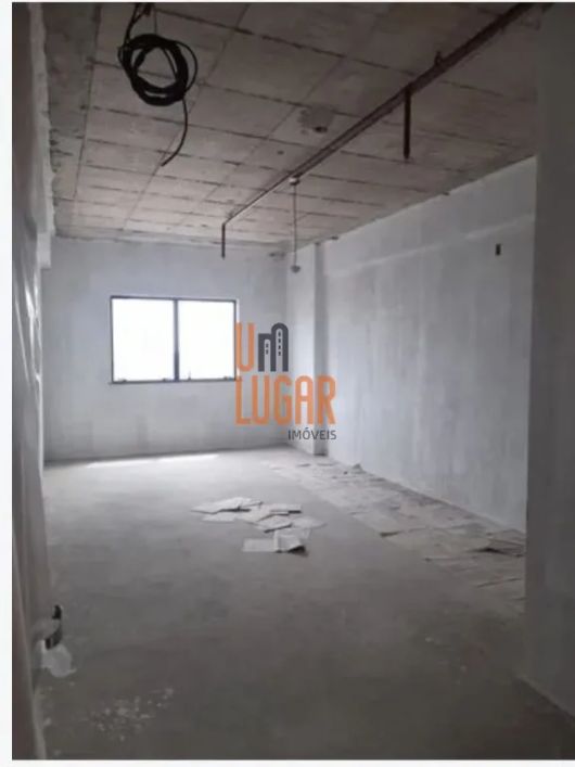 Sala comercial sem acabamento para venda no Ed. Rogélio Fernandez, Cremação