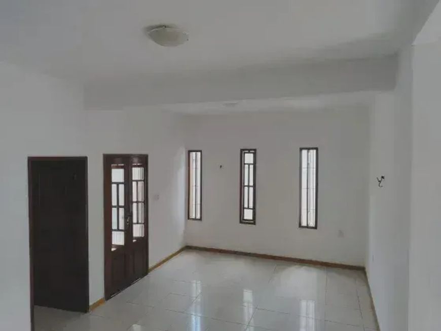 Residencial Park Amazonas, bela Casa, 4/4, s/2 suíte, 01 vaga, quintal piscina, bairro Tapana, Belém