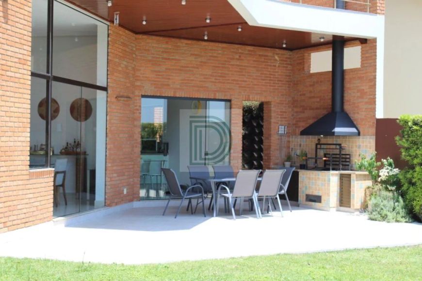 Maravilhosa residência no Parque dos Príncipes, terreno com 563m²