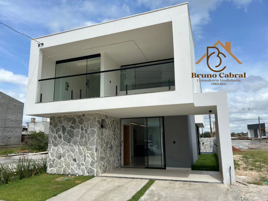 Imóvel recém construído, 4 suítes, espaço gourmet, 2 vagas de garagem.