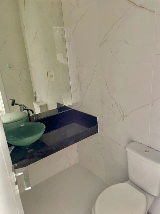 Bacelar Imóveis vende casa no Jardim Espanha, 4 suítes, Parque Verde