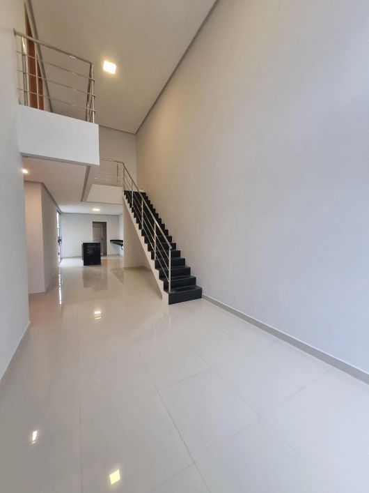 QUARTZO - Casa duplex, 4/4, 3 suítes e Piscina; IMPERDÍVEL!