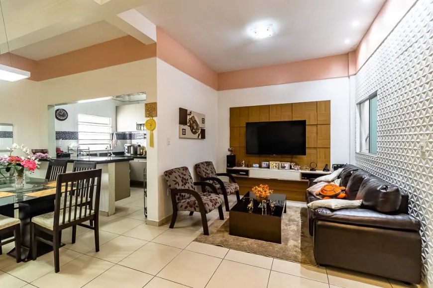 Vende-se prédio comercial no Umarizal, 351m², ideal para moradia, escritórios ou clínicas