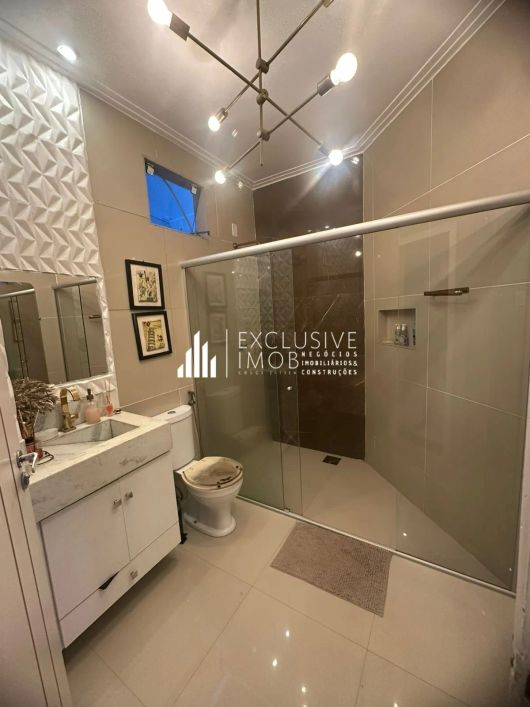 JARDIM ESPANHA, CASA DE 4 SUÍTES, 260 METROS QUADRADOS E 5 BANHEIROS