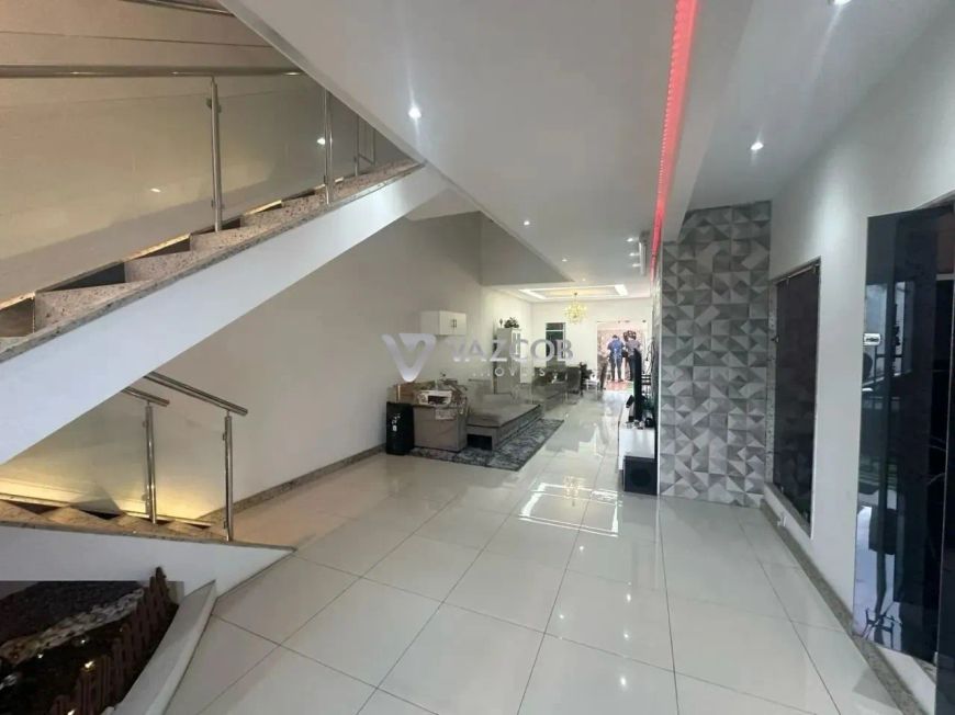 Casa com piscina e churrasqueira no condominio Jardim Portugal