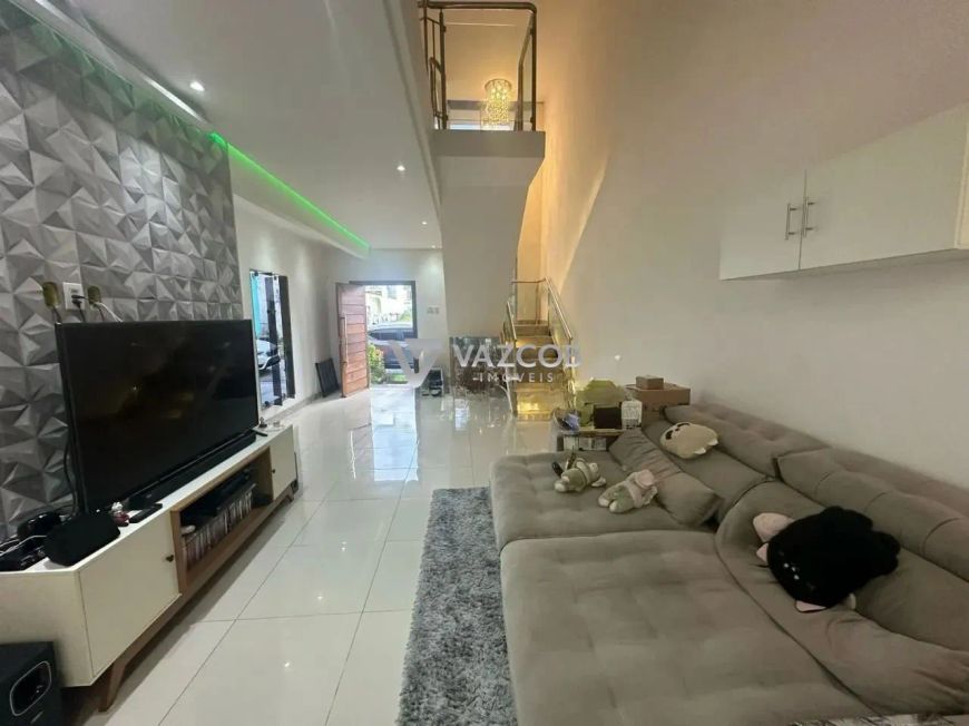 Casa com piscina e churrasqueira no condominio Jardim Portugal