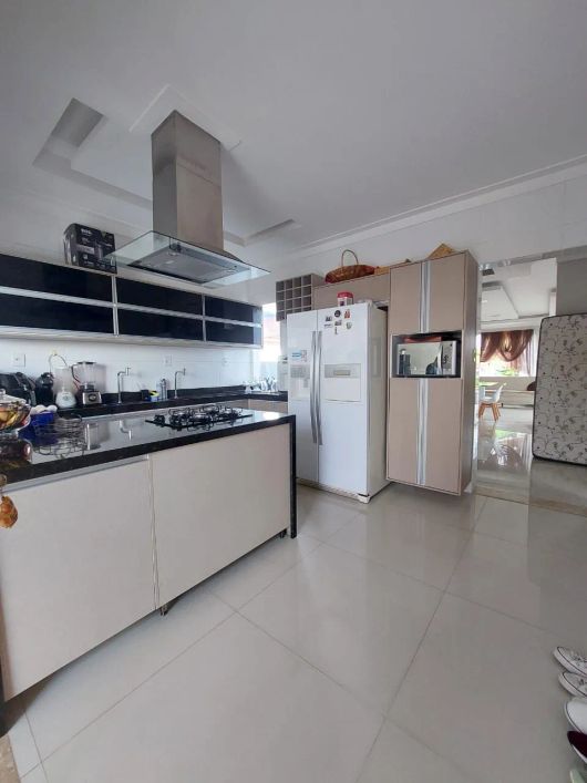 Bacelar Imóveis vende casa com energia solar no cidade jardim 2, com 4 quartos, 220m²