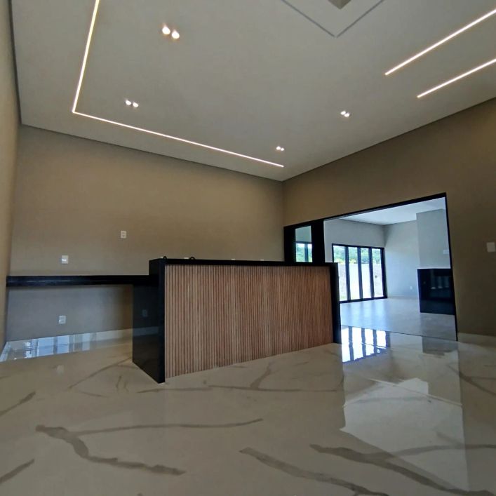 Linda casa com um projeto único e exclusivo, com um acabamento de primeira linha.