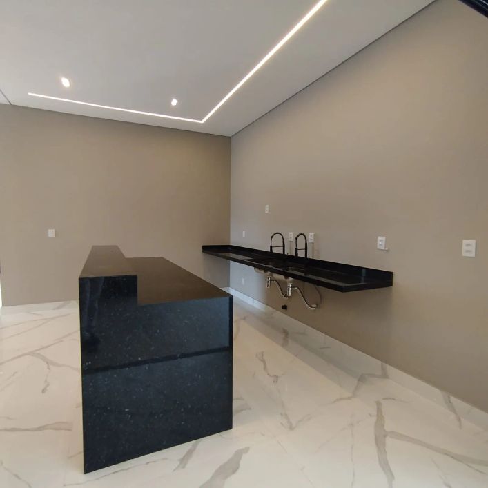 Linda casa com um projeto único e exclusivo, com um acabamento de primeira linha.