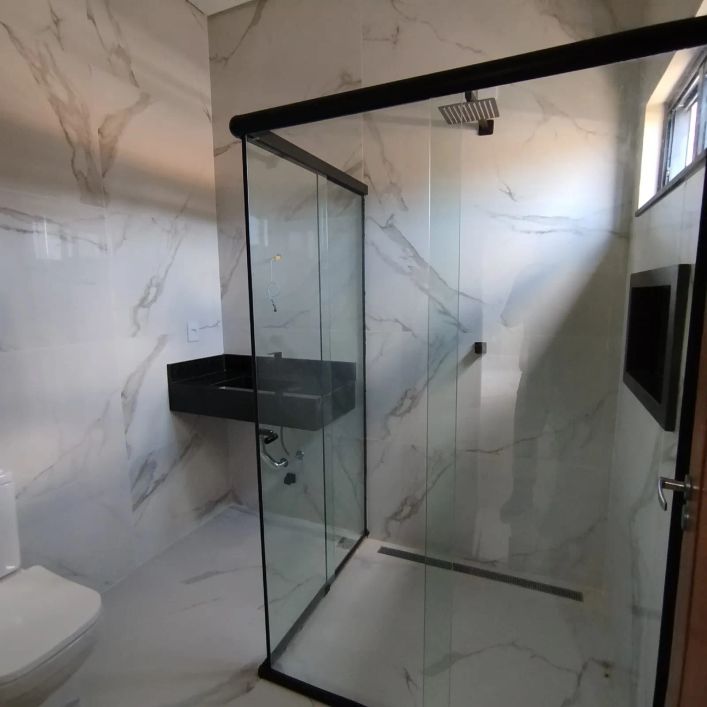 Linda casa com um projeto único e exclusivo, com um acabamento de primeira linha.