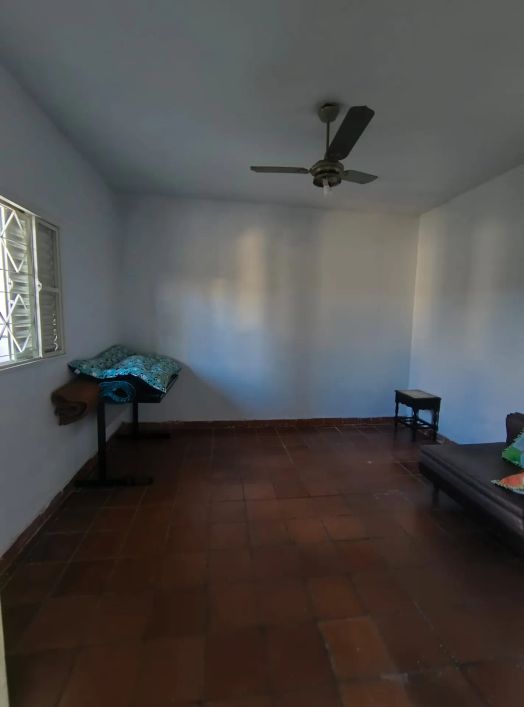 Imóvel para venda possui 90 metros quadrados com 4 quartos