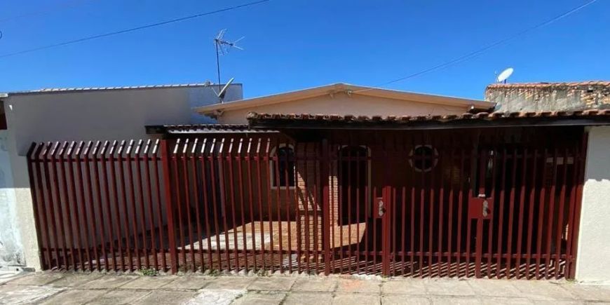 8884- Casa para Venda no Bairro Flor do Vale em Tremembé/SP