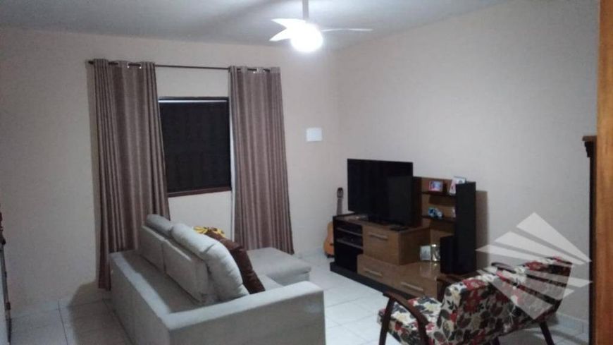 Casa com 2 dormitórios à venda, 140 m²