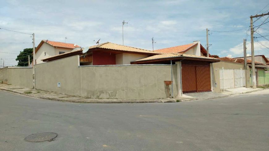 Casa em Rua Eduardo Camoes - Residencial Flamboiam - Tremembé/SP