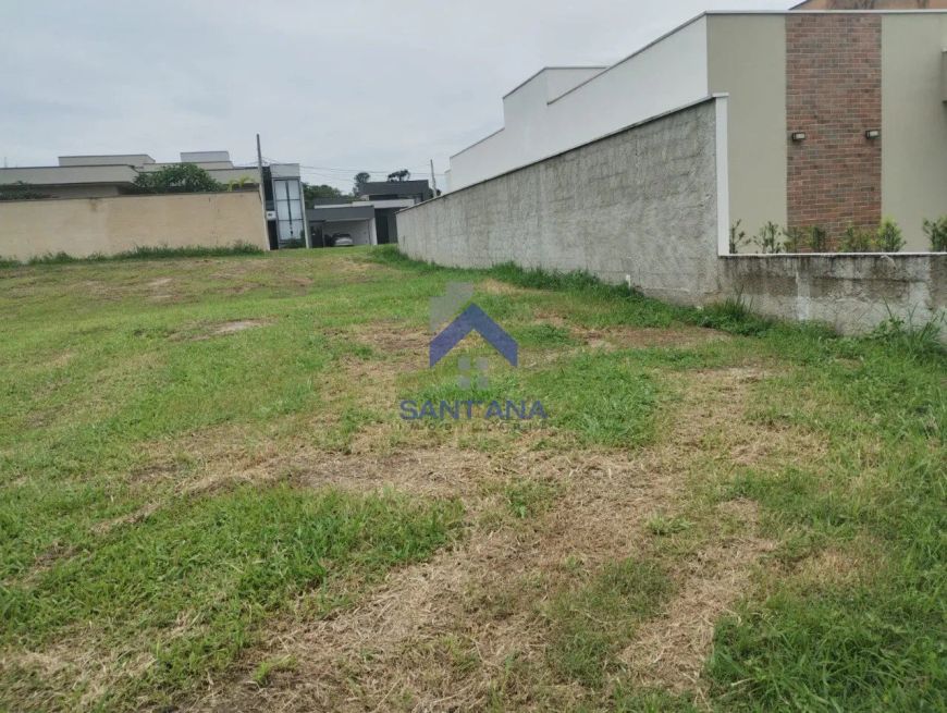 TERRENO DE 300M² NO CONDOMÍNIO PARQUE DAS ARAUCÁRIAS NO BAIRRO DOS GUEDES EM TREMEMBÉ/SP