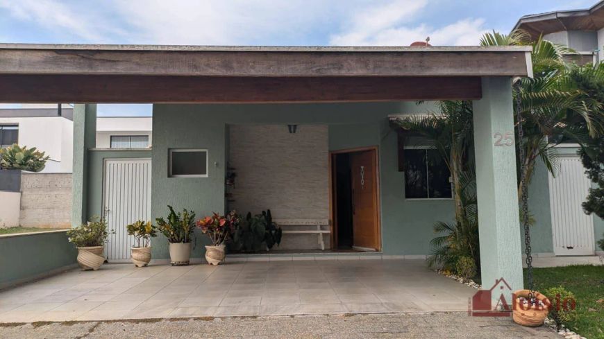 Casa com 3 dormitórios à venda, 210 m² por R$ 900.000,00 - Campos do Conde Chambord - Tremembé/SP