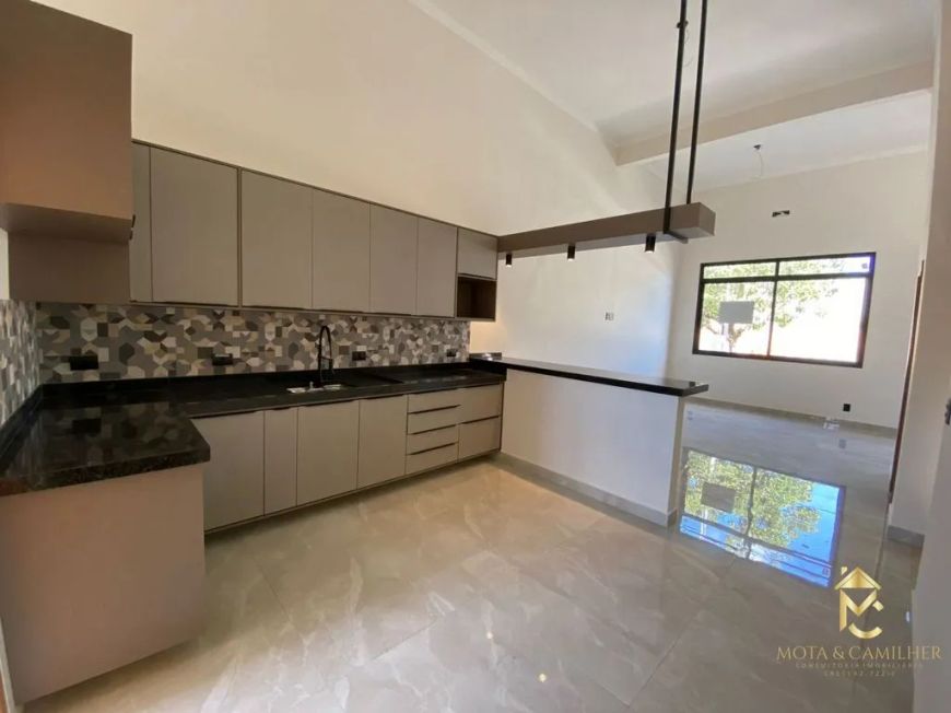 Casa em condomínio à Venda em Parque dos Pinheiros, Tremembé - SP