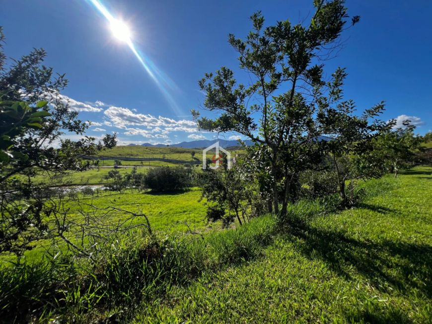 Terreno à venda com 1.042,72 m² - Condomínio Village da Serra - Tremembé/SP