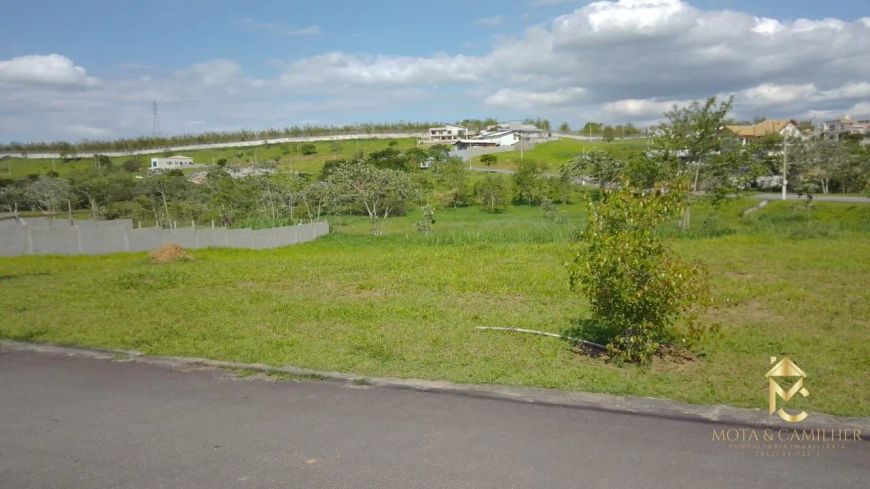 Terreno em condomínio à Venda em Condomínio Village da Serra, Tremembé - SP