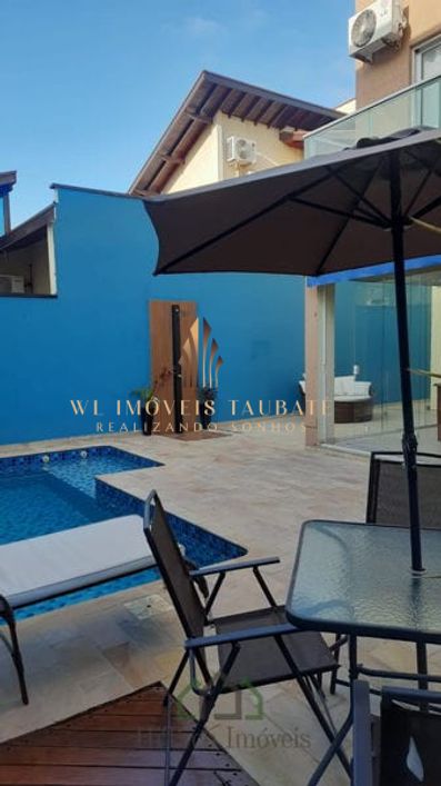 Encante-se com este incrível sobrado de 3 suítes e piscina em condomínio!