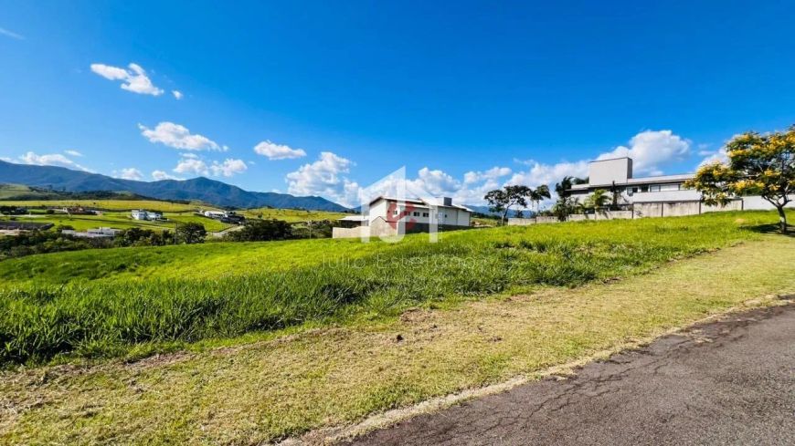 Terreno à venda com 1.172 m² - Condomínio Village da Serra - Tremembé/SP