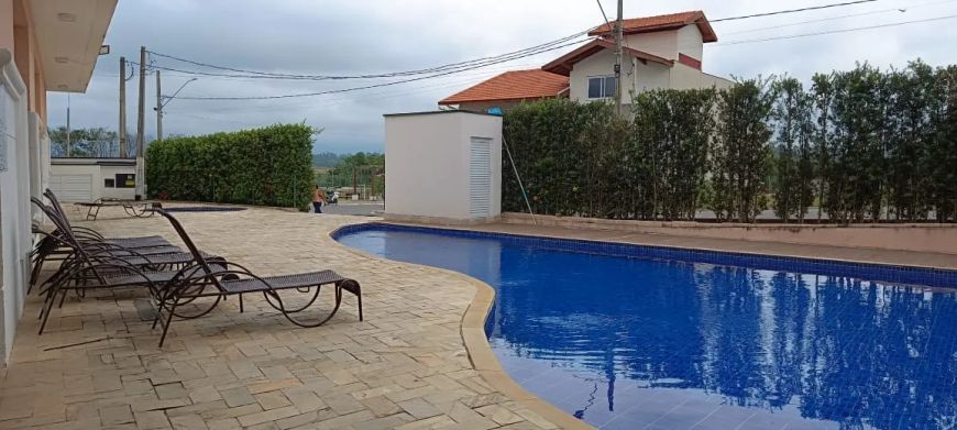 Oportunidade!! Terreno plano/meio de quadra/no Condomínio Morada do Visconde!!