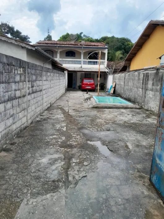 Sobrado para venda tem 208 metros quadrados com 3 quartos em Jardim Bica da Gloria - Tremembé - SP