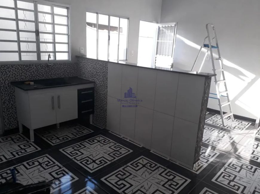Kitnet à venda em Tremembé-SP, bairro Loteamento Residencial Vale das Flores. 2 quartos, 1 sala, 1 b
